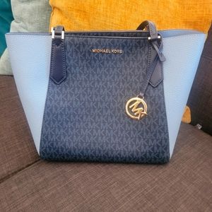 NWOT Lovely Michael Kors Tote Color Block Gold hardware